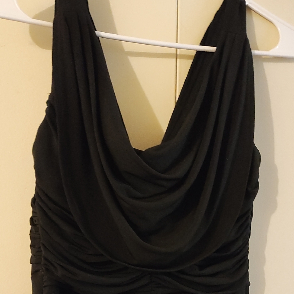Elegant Black Evening Gown - Picture 7 of 9